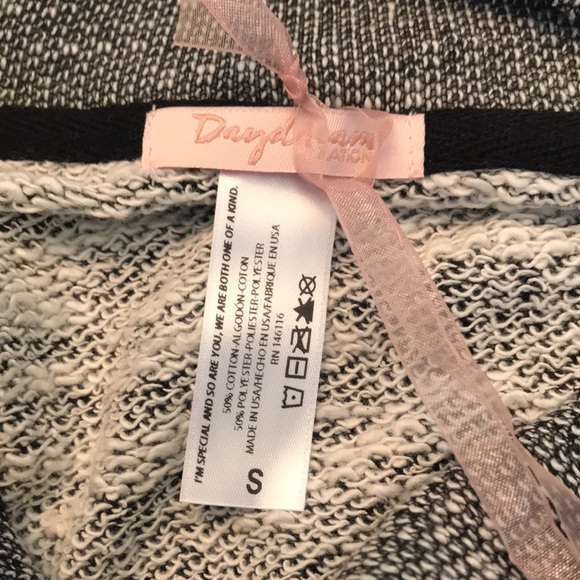 Daydream Nation black and white sweater. Size S - Picture 14 of 14